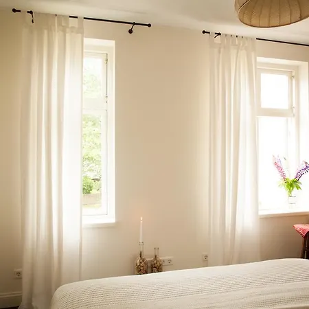 Vintage Studio Apartment *